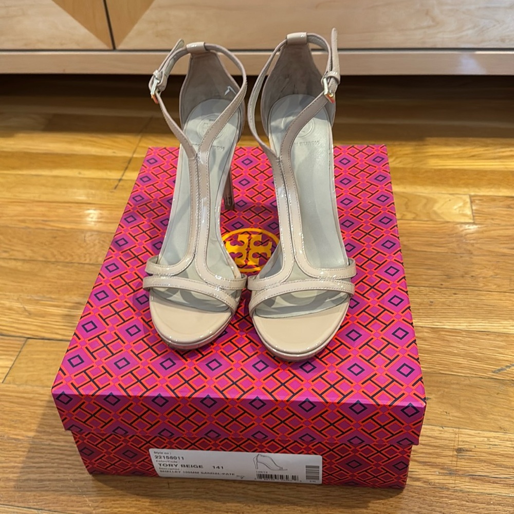 Tory Burch Beige Heels - Size 7